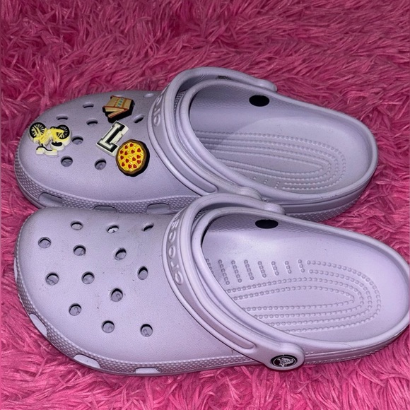 Crocs + Shoe Charms Women Size 9 - Picture 4 of 5